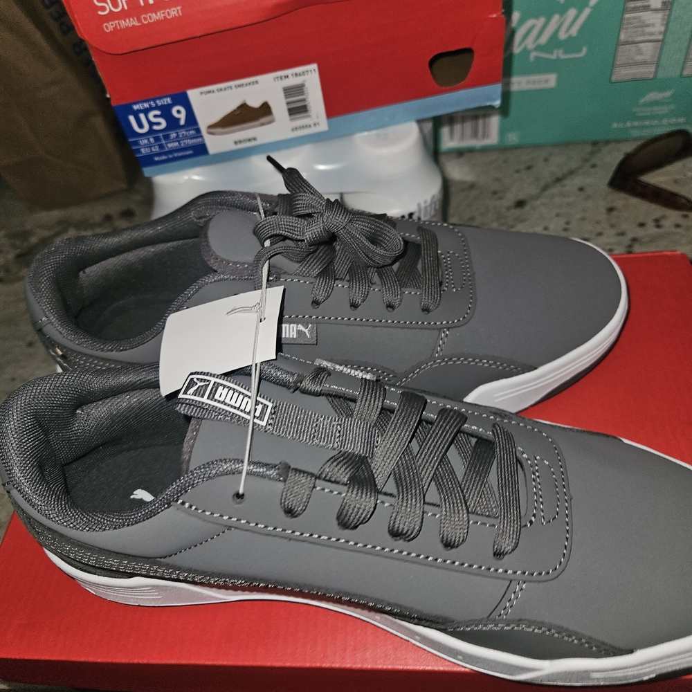 Puma Men's Grey Sneakers